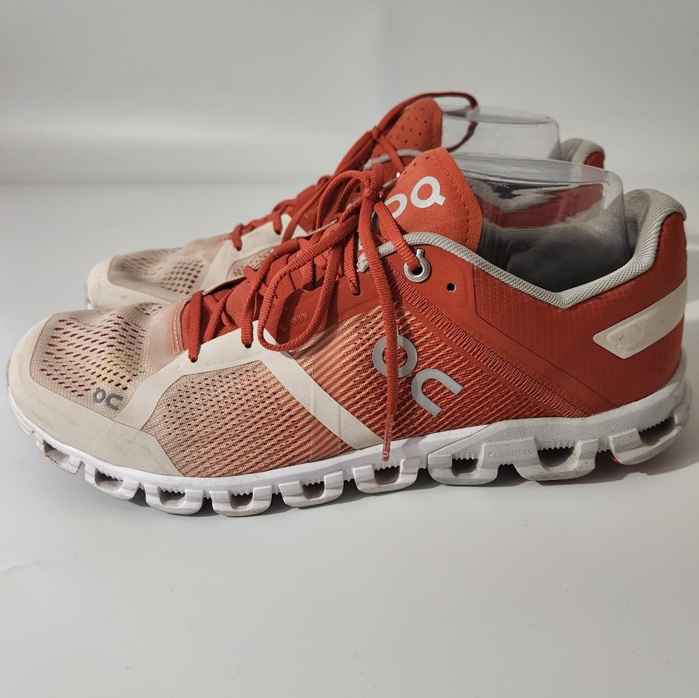 On Cloud Rust/Rose Cloudflow Running Shoes Size 1… - image 4